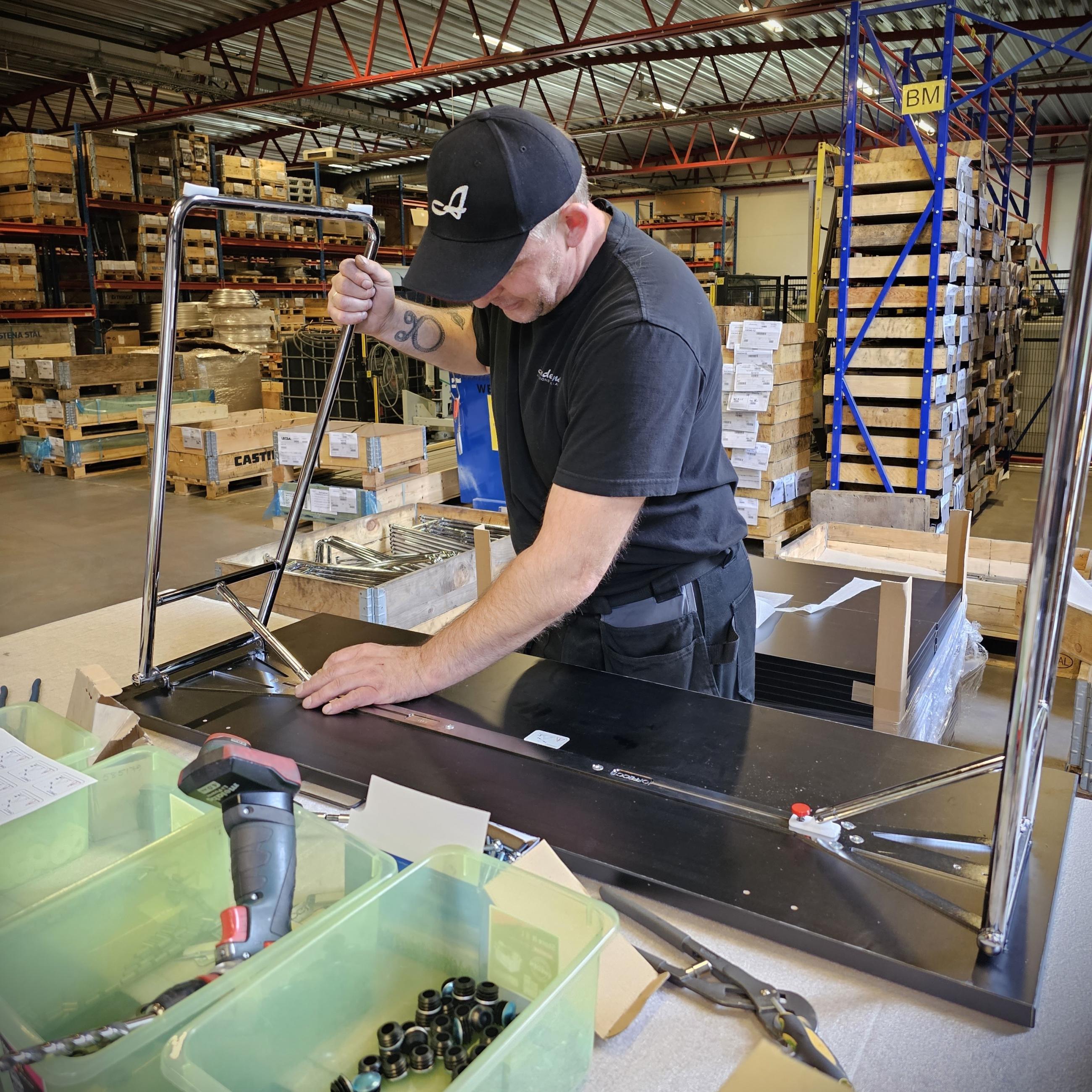 Montering Montering av fällbart bord