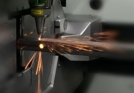 Rörlaserskärning Vi laserskär rör både i 2D och 3D-teknik.